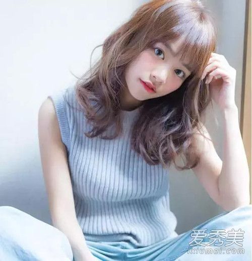秋季流行乱穿衣？发型我就要百搭的中长发！ 秋季适合中长发吗