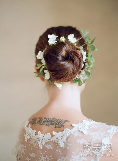 10款最适合户外婚礼的新娘发型