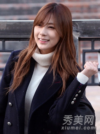 学韩国女生时尚染发发型 暖冬就爱棕色头发