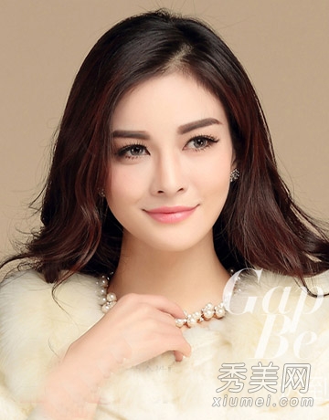 2014流行女生发型推荐 气质卷发最热