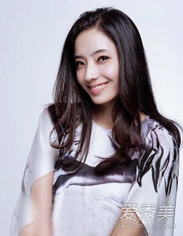 2015最新流行发型 微卷长发女生最爱