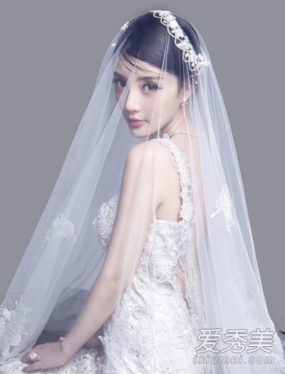 张馨予PK范冰冰 明星婚纱照新娘发型谁最美