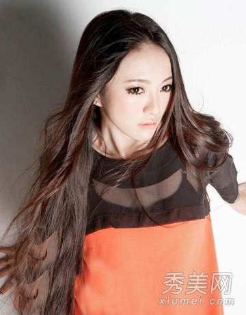 长发染什么颜色好看 吸睛棕色塑蜜糖女生