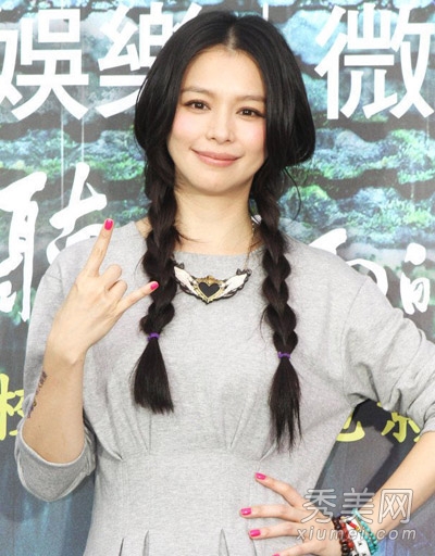 明星复古麻花辫编发 驱走闷热烦躁