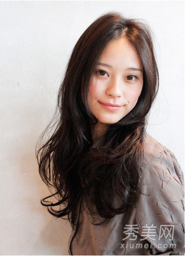秋冬流行什么发型 蓬松卷发淑女必备