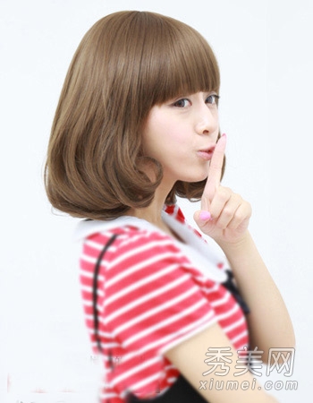 中长发烫什么发型好看 梨花头百变流行