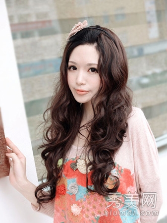 2013最新流行的韩式卷发 俏皮甜美最吸睛