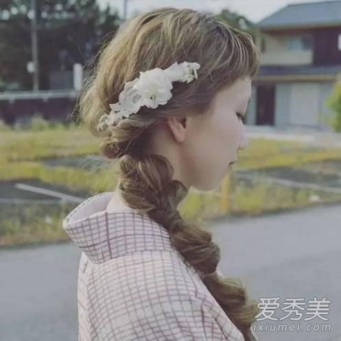 日本妹子为你解锁三股辫的新玩法 再也不怕造型重样了 头发怎么编好看
