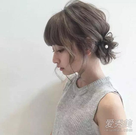 不管别人怎么说 夏天长发就要扎出空气感才最时髦 长发发型的扎法