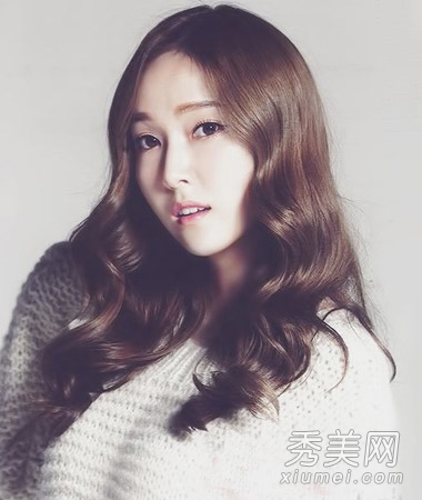 2014最新韩式女生烫发 时尚气质立显V脸