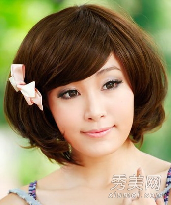 夏季短发就选波波头 清爽又抢眼