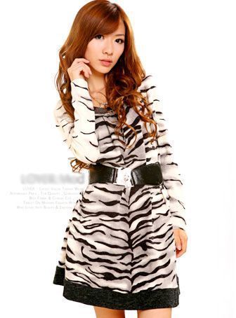 冬装很时尚，而且显腰身