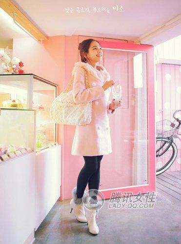 漂亮衣服+漂亮包打造甜美公主风格