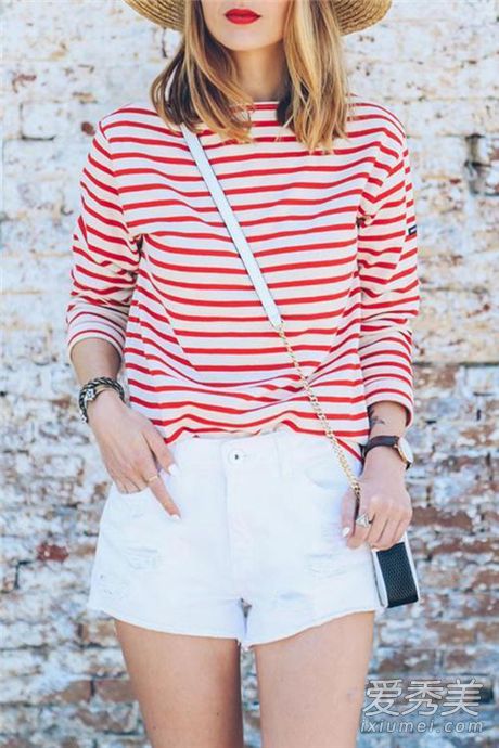 有肩宽的女孩禁止穿衣服