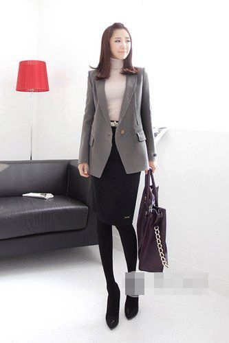 成熟女性节日相亲的漂亮衣服可以随意穿。