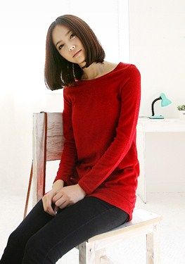 煮熟的女式亮色针织衬衫配清新的好心情