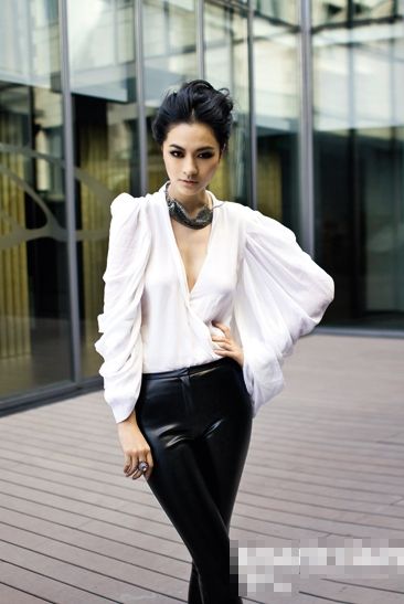 帅气的派对礼服打造迷人的中性风格