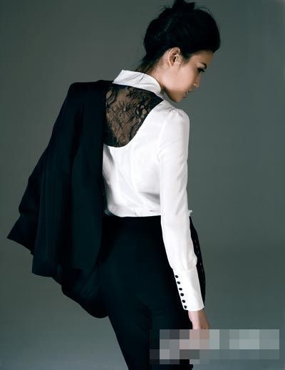 职场中的职场生活仍然性感，只要搭配得当。