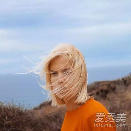 很多流行的颜色不知道选择?今年冬天,穿上这三种颜色来显示白色和尊贵!