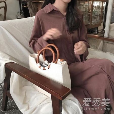 秋天,我不知道该穿什么。一万年不败的韩枫穿着一件100分的球衣,厄尼。