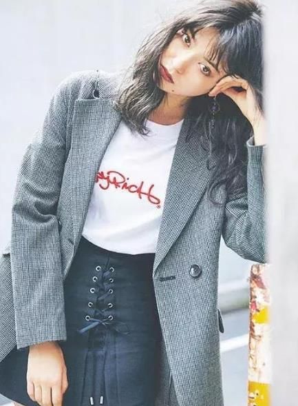 我不想为一个乡村企业家穿格子西装,所以我应该穿它!