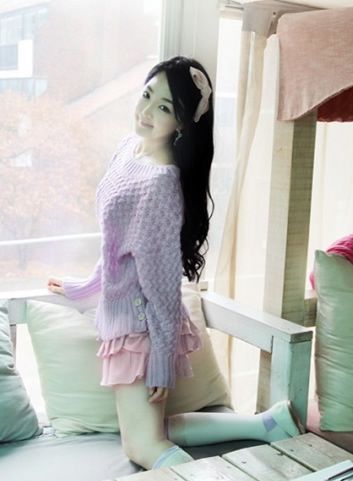 迷人美丽的裙子让春天看起来甜美