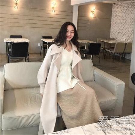 杏色和卡其色哪个更好?杏可以搭配卡其色吗?