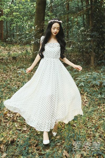 波西米亚服装让你成为夏日女神。