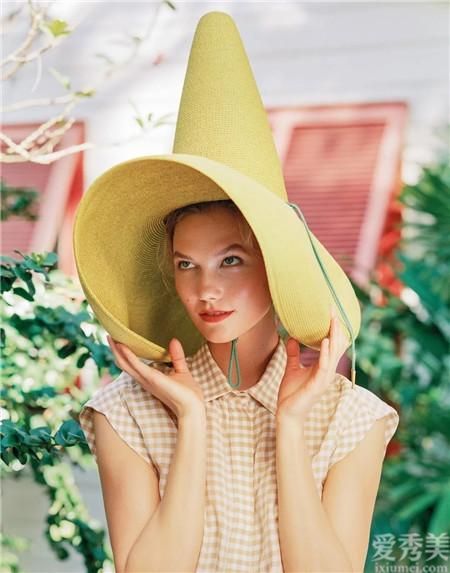 时尚潮流过夏:如何选择合适的草帽
