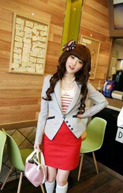 看看蜂蜜公主，美丽，甜蜜和美味溢出