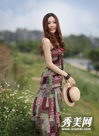 波西米亚服装在浪漫的夏天绽放