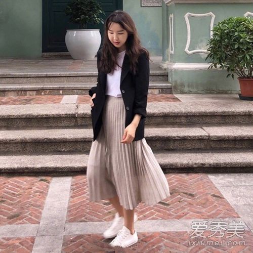 你穿什么衣服来使自己苗条?娃娃脸新春比赛