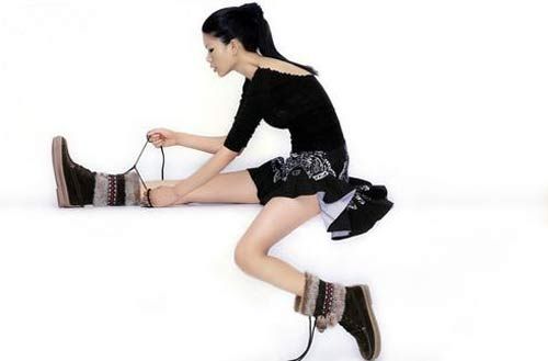 夏天，选择黑色衣服又薄又不热。