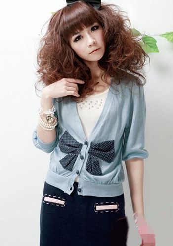 初夏的鲜花和芬芳的花园装扮出芬芳的气息