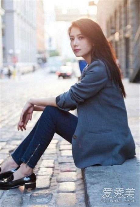 春季约会的最佳浪漫服装。