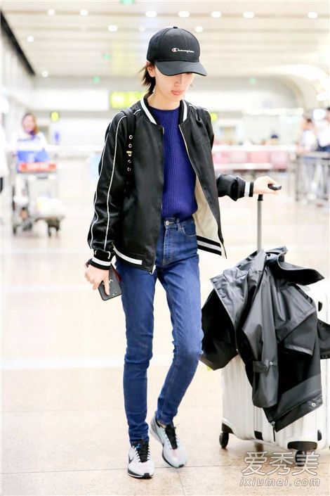 短毛衣和牛仔裤让你在春天很容易变懒。