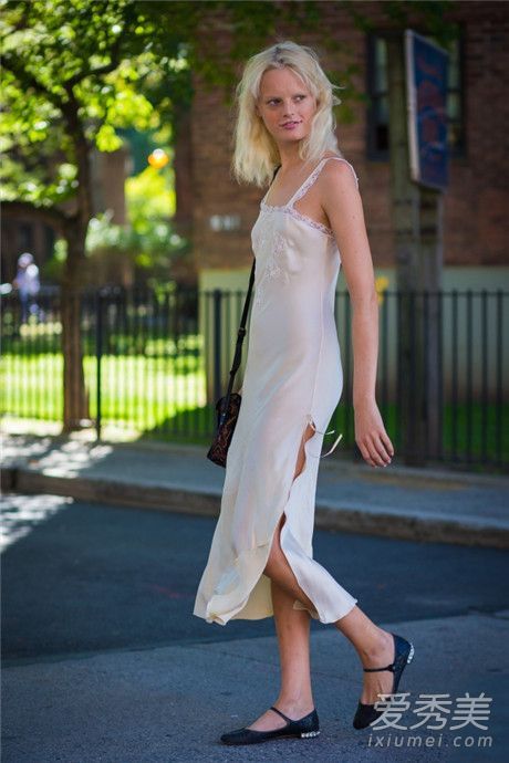 春天,衣服不仅需要根据季节更换,鞋子也需要更换。