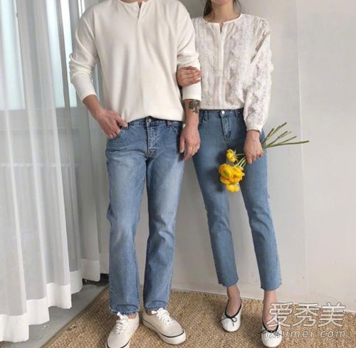 早春情侣服装的配色