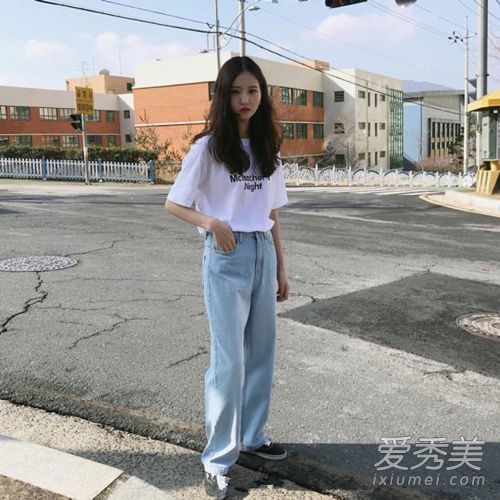 小女孩的早春搭配8个关键点重塑身材比例！