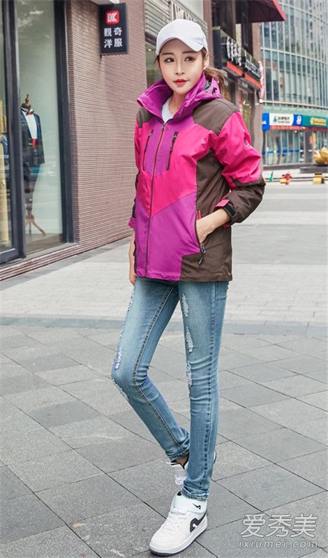 充电服穿什么裤子好看?