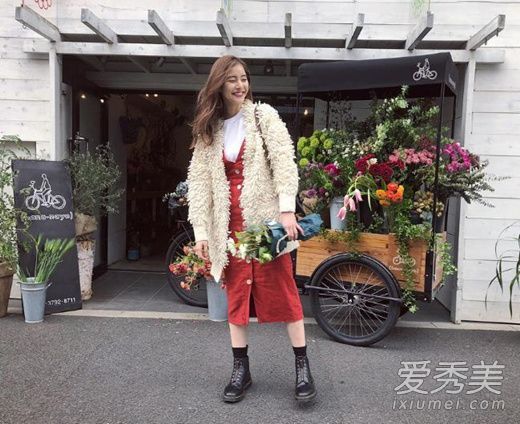 你春天穿什么?裙子+外套展现女性春天的力量