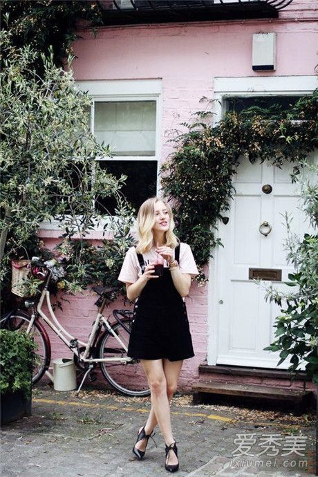 六个身高约155的小个子男人展示了他们的着装组合。