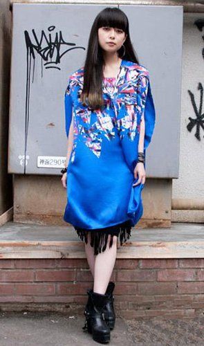 日本潮女街头照片与个性的融合与匹配