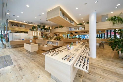 东京,鲍雯静,在流行眼镜店打拳,发现一个两用眼镜吸收工具!
