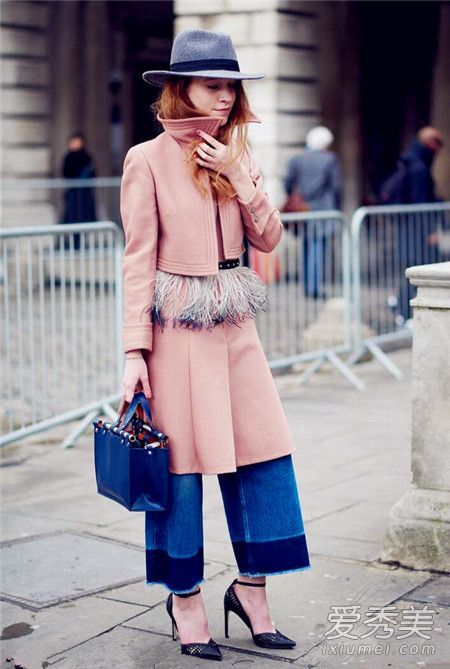 肤色较深的人可以穿浅粉色的衣服吗?