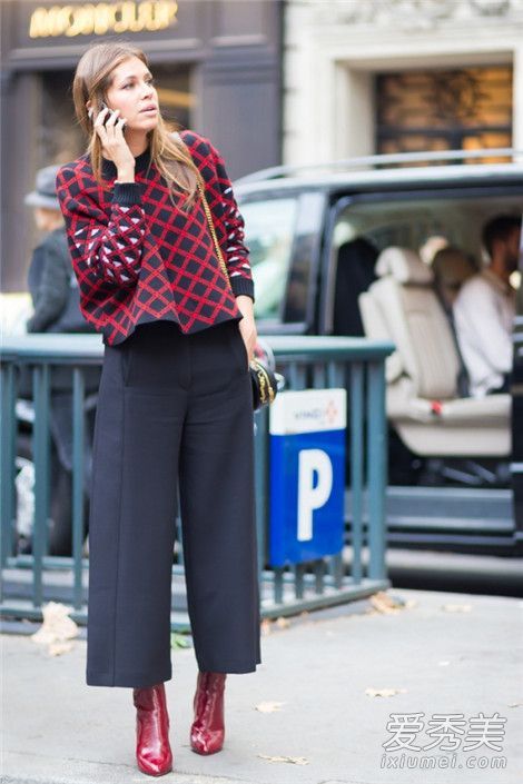 短靴宽裤腿是最简单也是最先进的穿着方式。