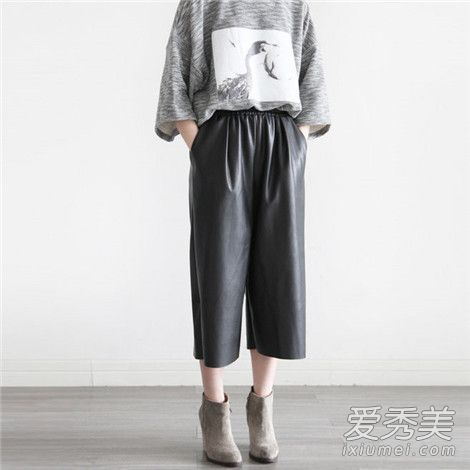 对于小个子男人来说,选择宽腿的裤子是非常重要的!