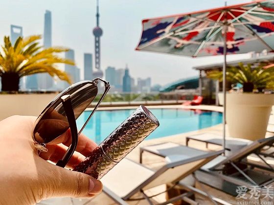 我的护肤和充电宝会在你休假时带来。