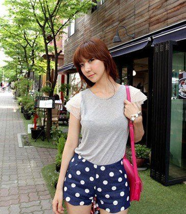 简单的t恤也可以穿韩国女性风格