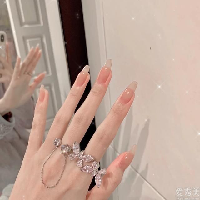 直男眼中的裸粉钉艺术,平时精致易造,工薪阶层必须有一种普遍的风格。